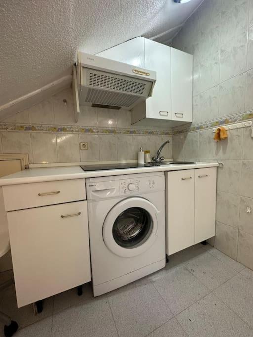 Cozy Apartment In Madrid Center ภายนอก รูปภาพ